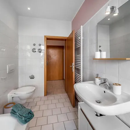 Lehastays - Buckau 14 I Kueche I Wlan I Smarttv I Innenhof