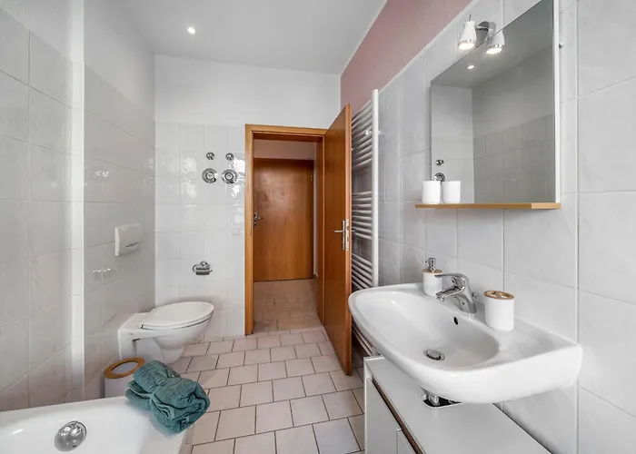 Lehastays - Buckau 14 I Küche I Wlan I Smarttv I Innenhof